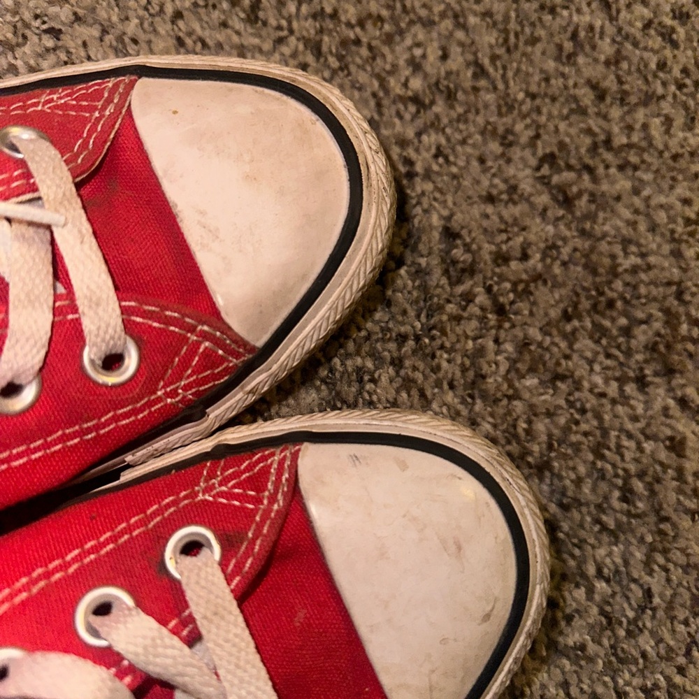 Women’s Red Converse - Picture 3 of 12
